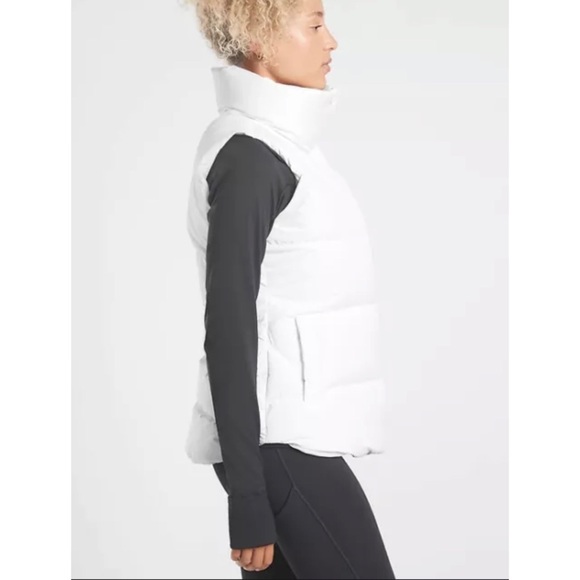 NWT ATHLETA Downtown Vest Puffer White Sz XXS - Picture 3 of 7